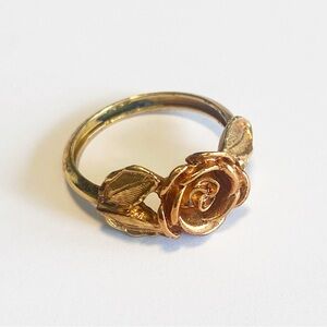 Vintage 1970s Avon gold tone rose ring size 7